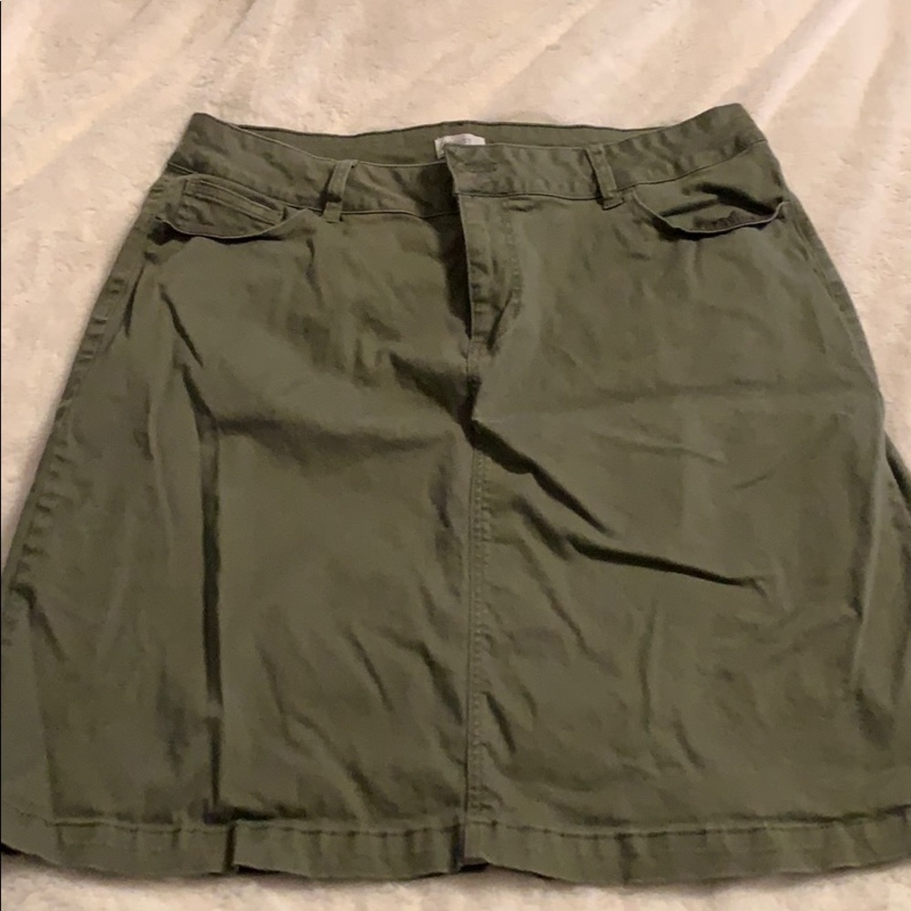 Market Spruce Olive green skirt